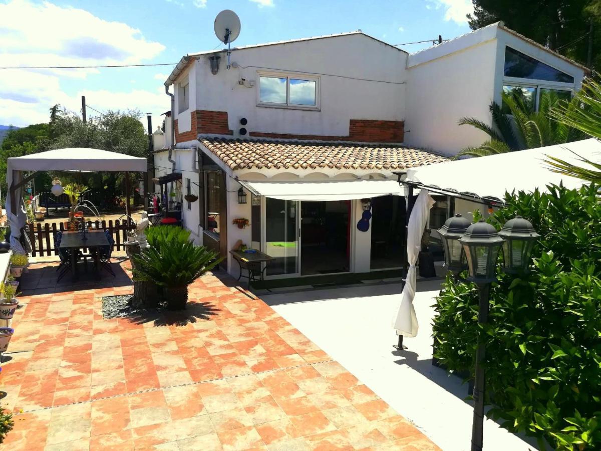 Los Amigos De Claude & Joanna Ontinyent Eksteriør billede